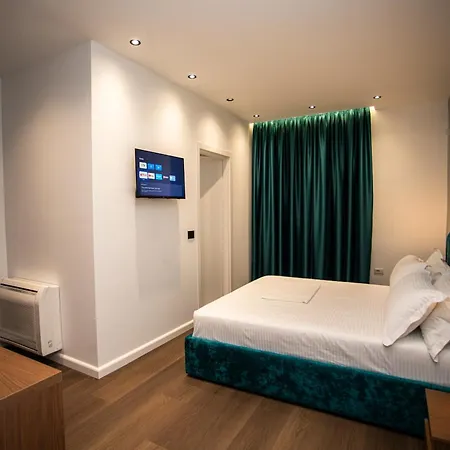 Klaus Center Hotell Tirana