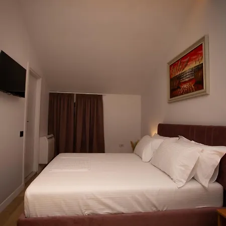 מלון Klaus Center