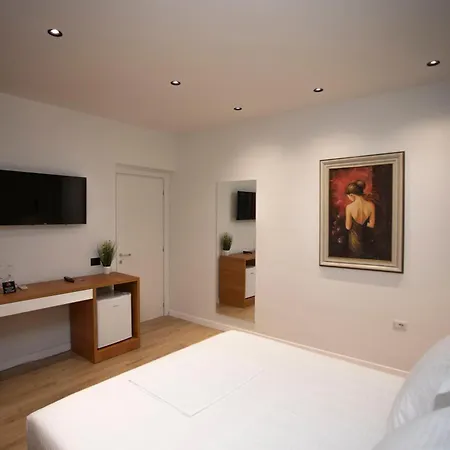 מלון Klaus Center