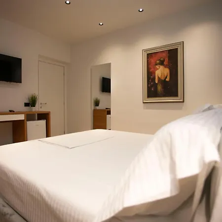 Klaus Center 4* Tirana