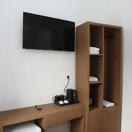 Klaus Center Tiran