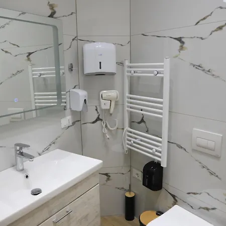 Klaus Center 4* Tiran