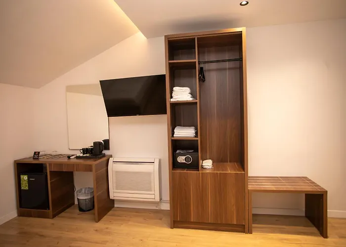 Klaus Center 4* Tirana