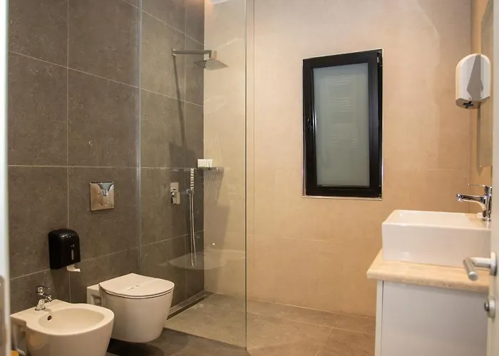 Klaus Center 4* Tiran