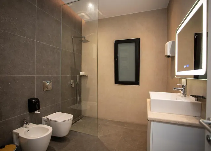 Klaus Center Hotell Tirana