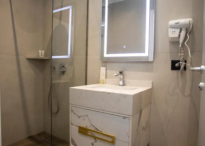 Klaus Center 4* Tiran