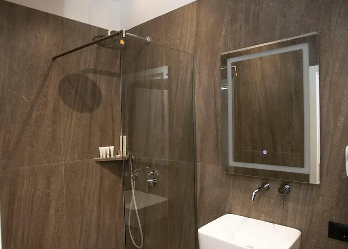 Klaus Center 4* Tiran